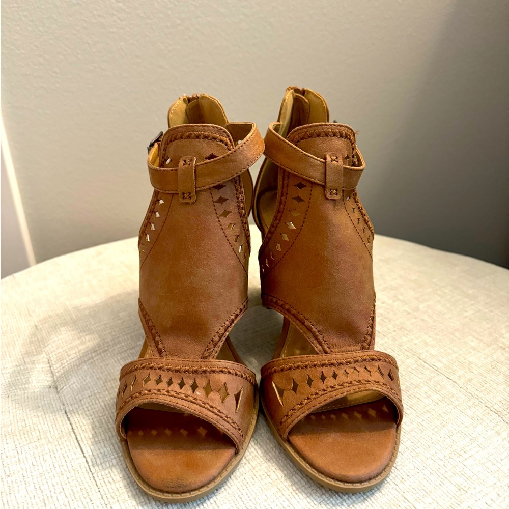 COPY - Never worn Report Rosalet  heels